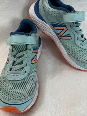 New Balance Arishi Kids US 1.5 Mint Blue Running Shoes